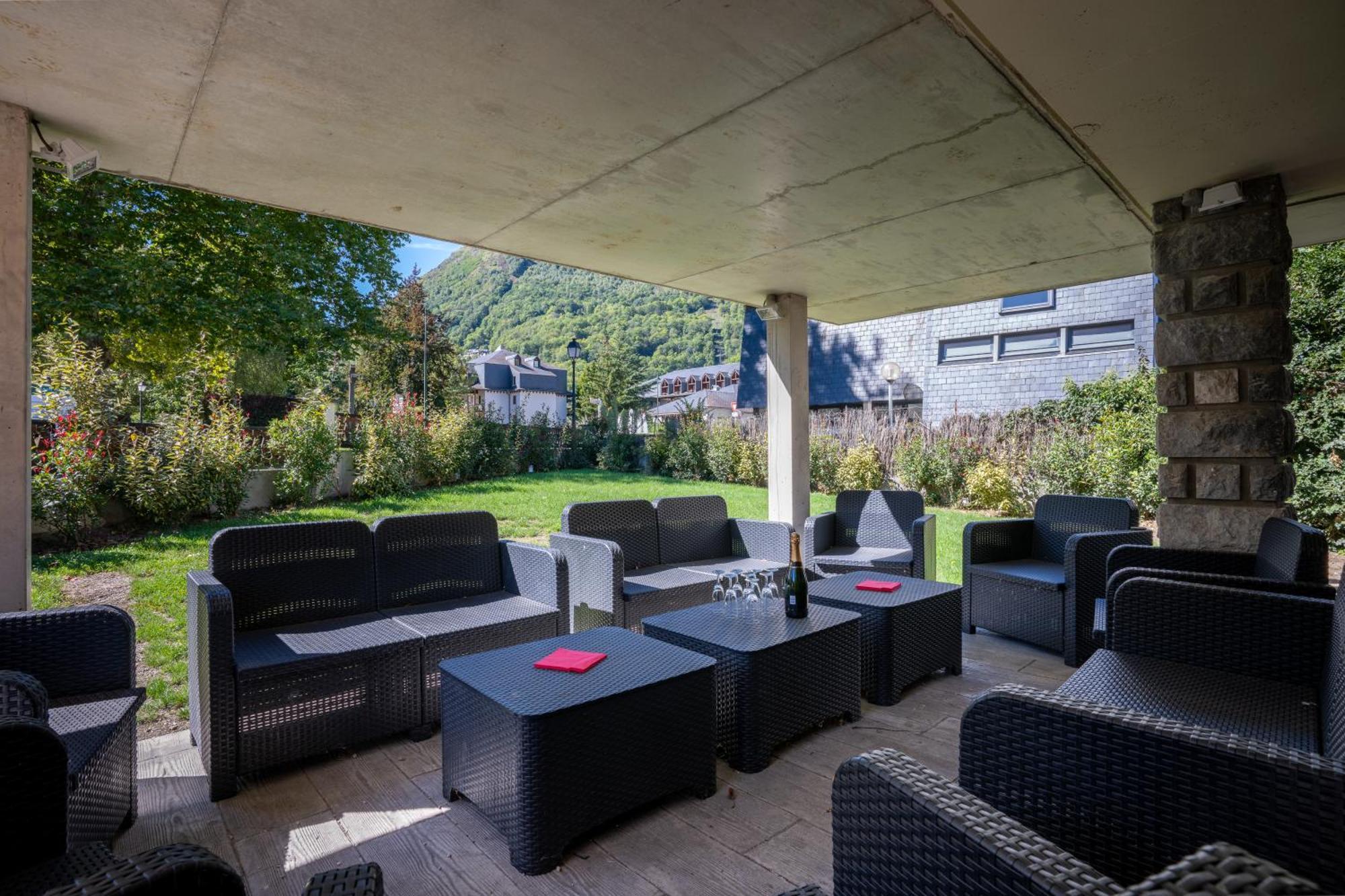 Grand Chalet St-Lary Centre 13 A 15 Pers Saint-Lary-Soulan Bagian luar foto